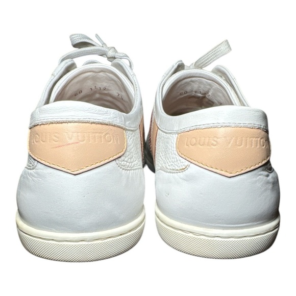 Men’s Louis Vuitton White Low Top Classic V Sneaker Sz 7.5/ US 8.5 - Picture 12 of 15